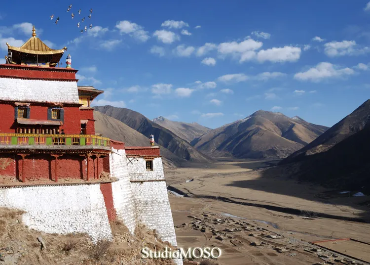 ディクンティゴンパ